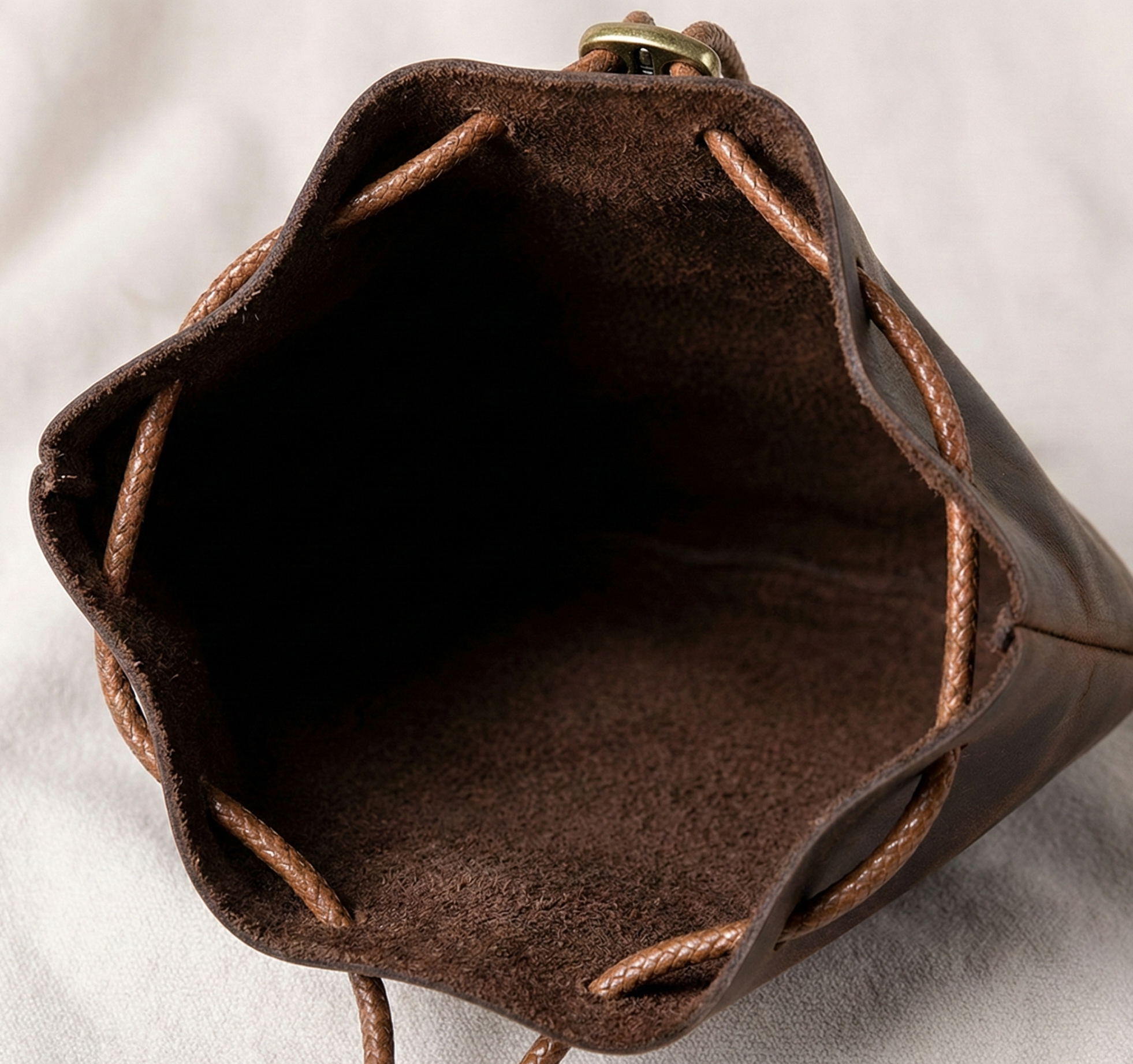 Pochette à Cordon en Cuir Véritable